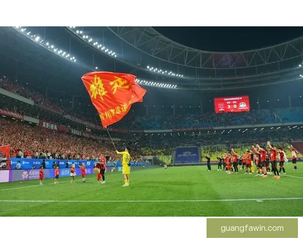 中超第十三轮成都蓉城坐镇凤凰山力拼海港争夺榜首关键三分大战